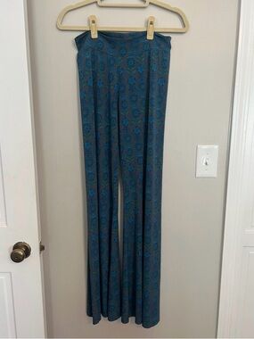natural life cali knit flares, Med, NWT!